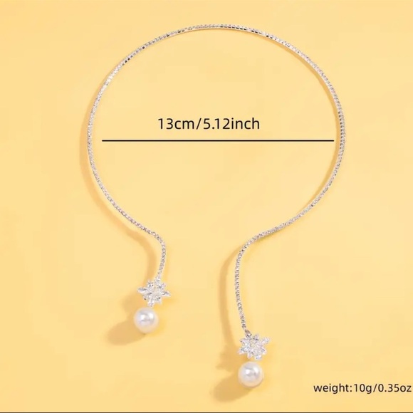 18K Gold Plated Floral White Pearl Necklace - Picture 3 of 7